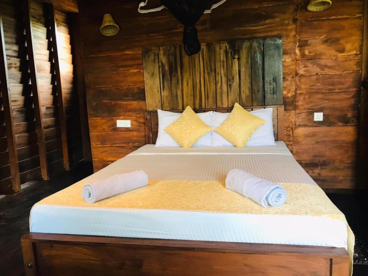 Chena Huts Eco Resort シギリヤ エクステリア 写真