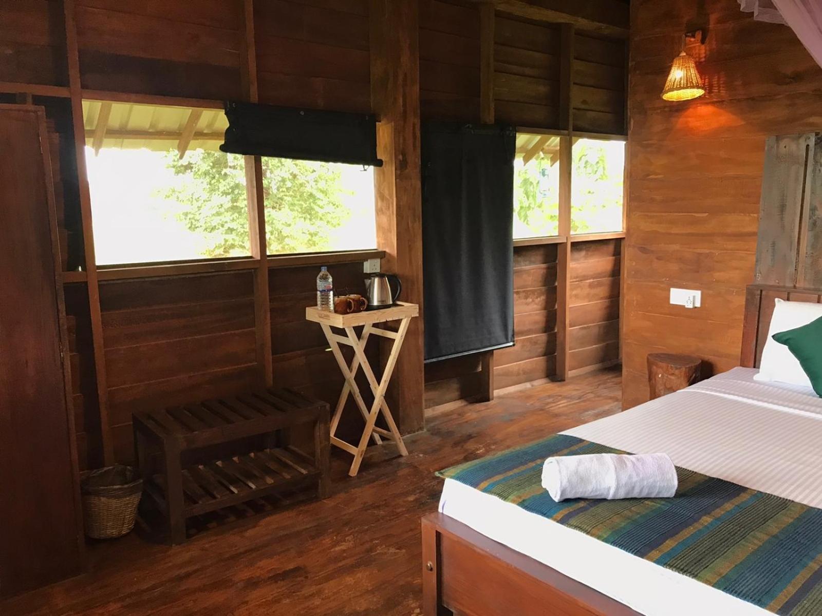 Chena Huts Eco Resort シギリヤ エクステリア 写真