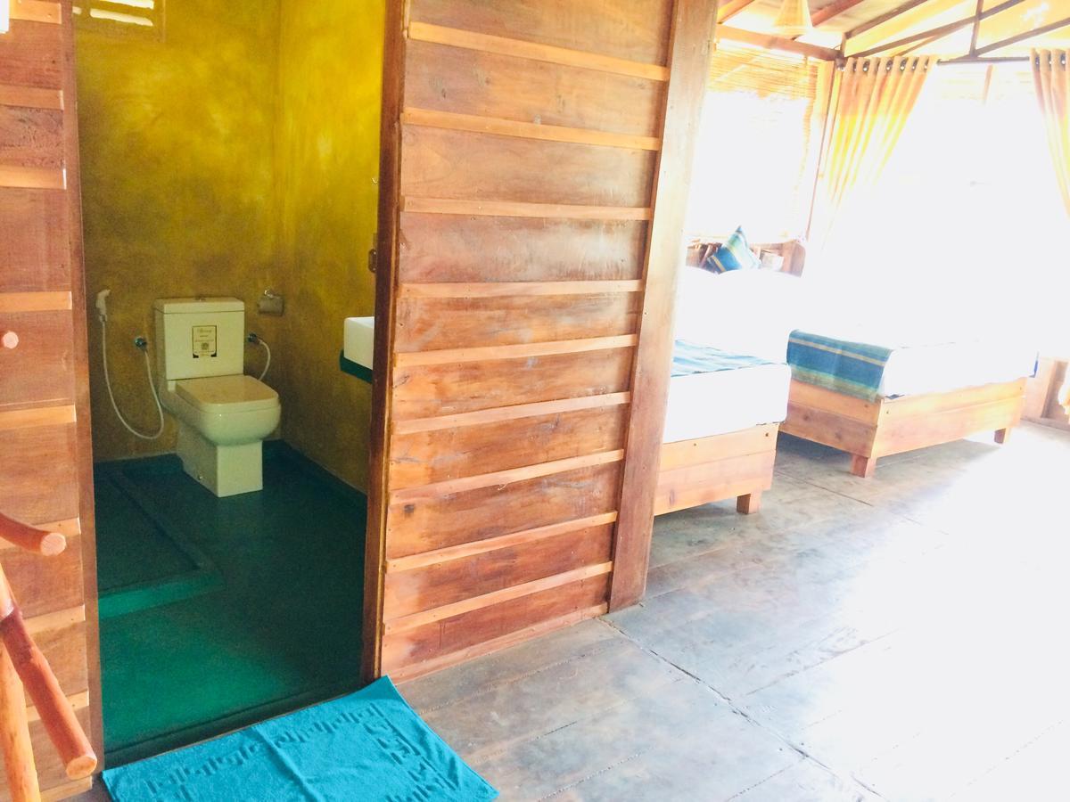 Chena Huts Eco Resort シギリヤ エクステリア 写真