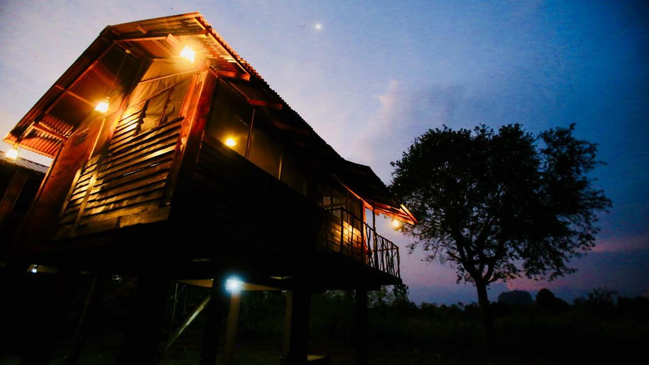 Chena Huts Eco Resort シギリヤ エクステリア 写真