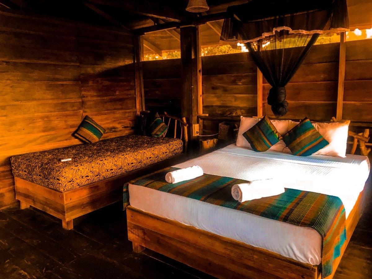 Chena Huts Eco Resort シギリヤ エクステリア 写真